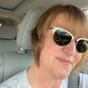 Meet your Posher, Lisa